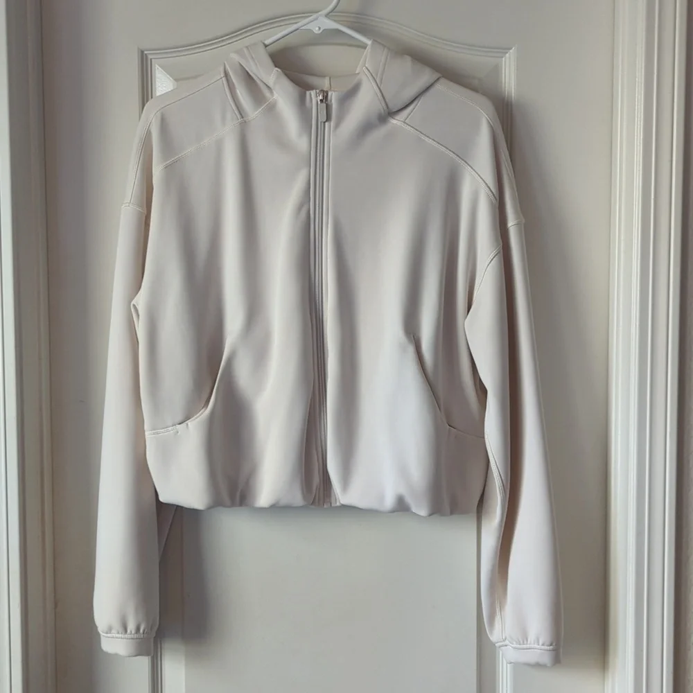 NWOT!! Lululemon Softstreme Full Zip Hoodie - Light Ivory - Size 8 - Picture 3 of 8